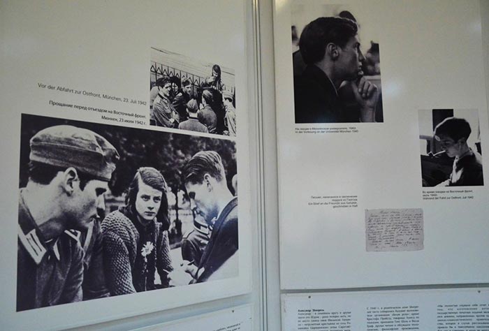 28 апреля 2014 года в Зале церковных собраний при Свято-Никольском соборе города Алматы прошла церемония открытия документальной фотовыставки «Белая роза», посвященной антифашистскому студенческому движению, действовавшему в годы Второй мировой войны на территории Германии.