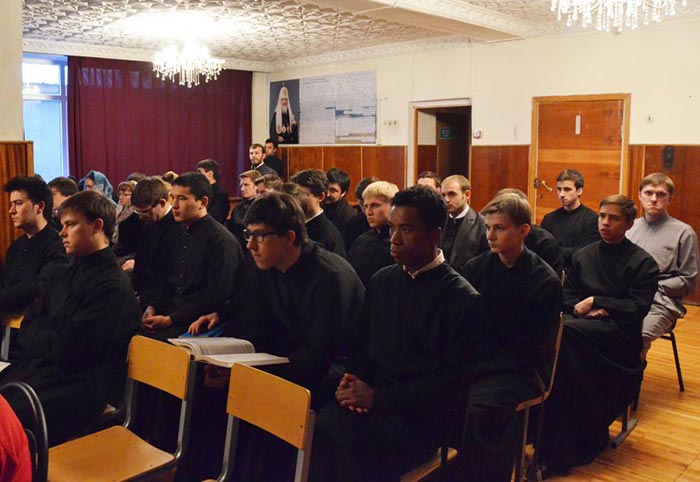 23 мая 2014 года по благословению митрополита Астанайского и Казахстанского Александра в Алма-Атинской православной духовной семинарии состоялось открытое заседание Совета религиоведов.