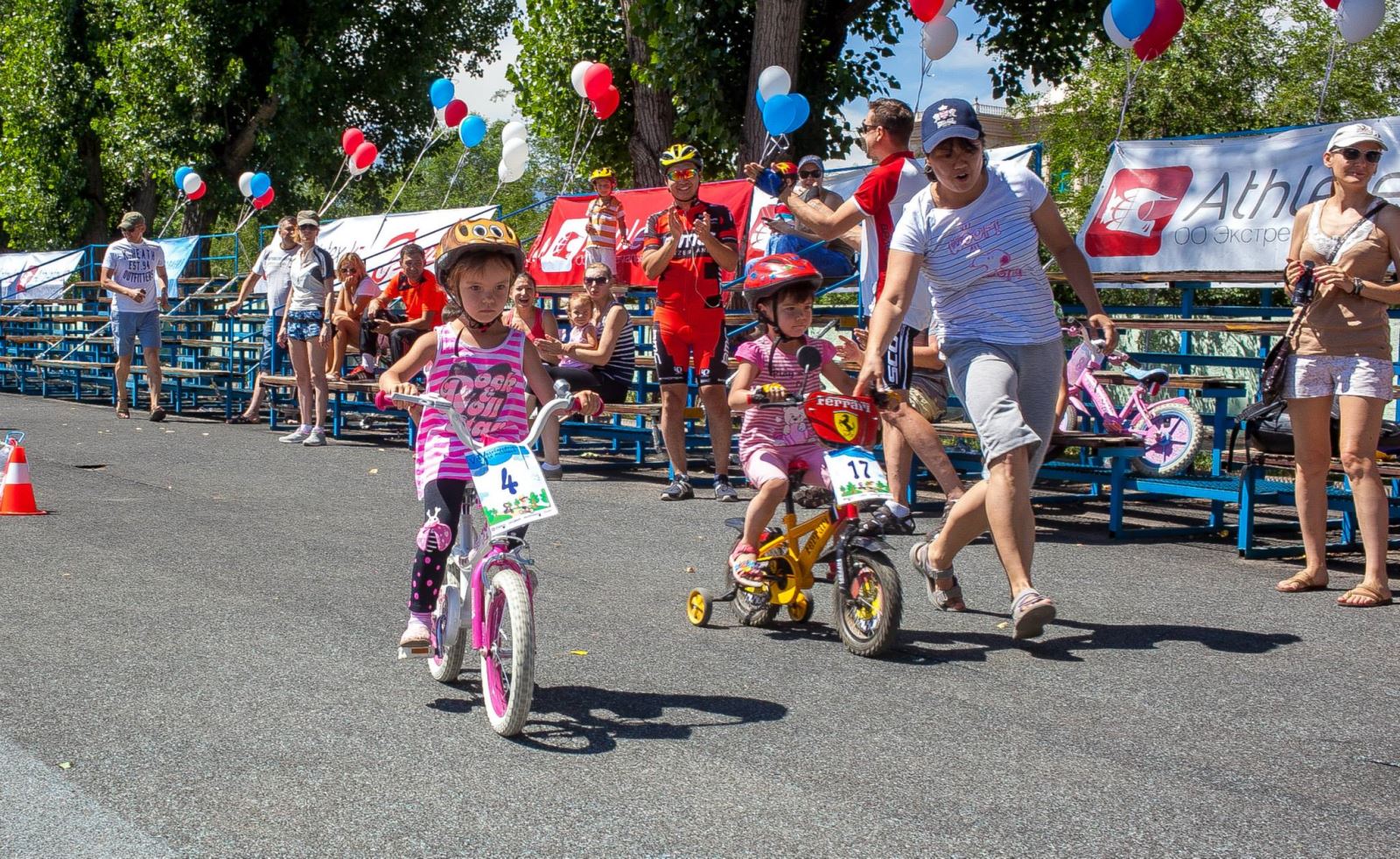22 июня в Алматы на запасном поле Центрального стадиона прошли шестые детские велосоревнования.