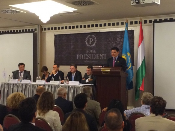 2 сентября 2014 г. в г. Будапешт состоялся Казахстанско-венгерский бизнес-форум, в работе которого приняли участие более 100 ведущих представителей предпринимательства Венгрии.