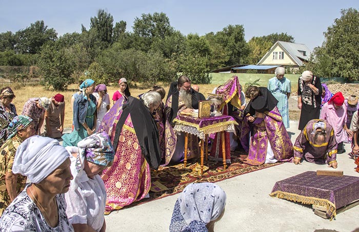 В Алма-Атинской области состоялось освящение закладного камня в основание часовни во имя святых благоверных князя Петра и княгини Февронии Муромских 