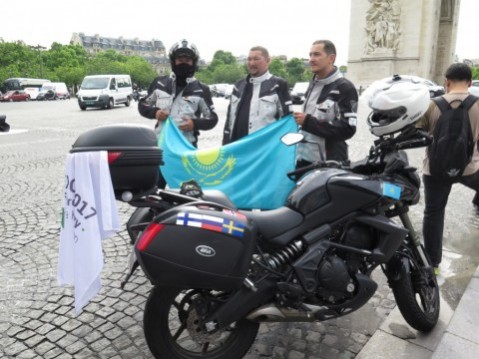 11 июня 2014 года казахстанские участники мотопробега «Керуен» прибыли в Париж, где проходит официальная церемония передачи флага EXPO-2017 Казахстану на 155 сессии Генеральной Ассамблеи Международного Бюро Выставок.
