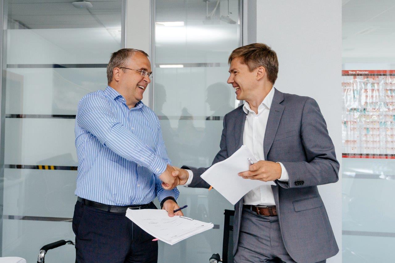 Beeline и Kcell подписали соглашение о совместном строительстве 4G/LTE сети в Казахстане