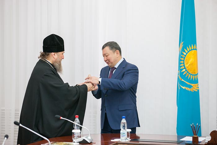 Состоялась встреча митрополита Астанайского и Казахстанского Александра с акимом Акмолинской области