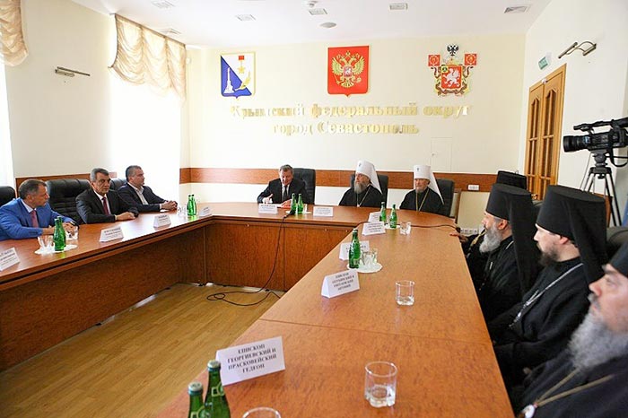 Состоялась встреча архипастырей, прибывших в Севастополь на празднование в честь Крестителя Руси, с Полномочным Представителем Президента России в Крымском федеральном округе