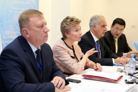 Здоровье в центре комплексного решения проблемы незаконных наркотиков