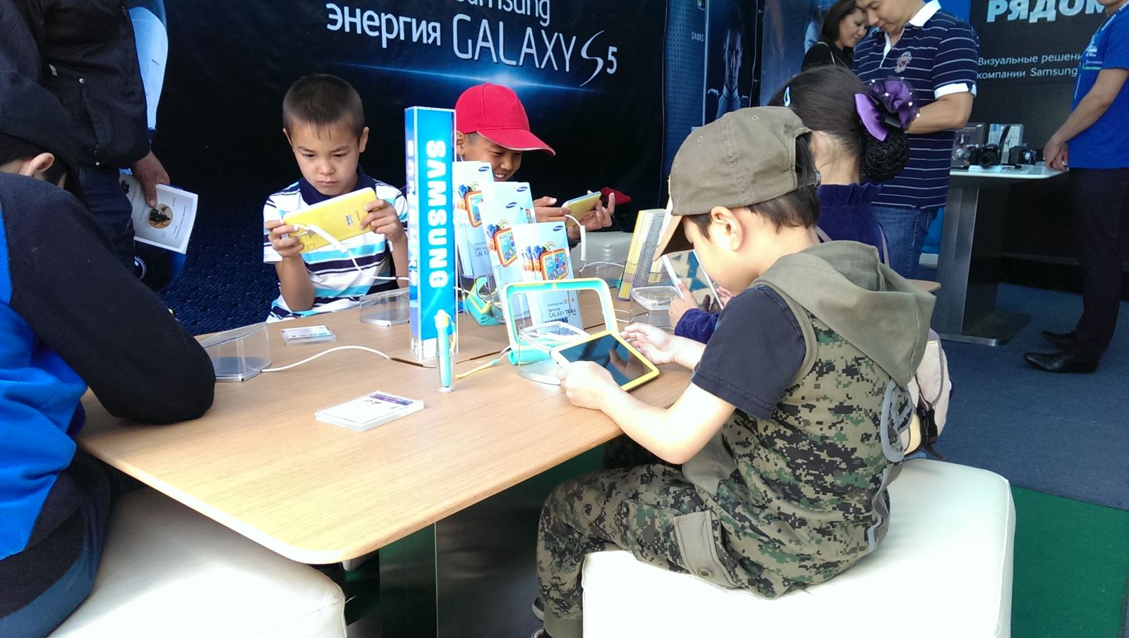 Samsung подвел итоги социальных проектов в рамках промо-тура, проведенного в городах Казахстана