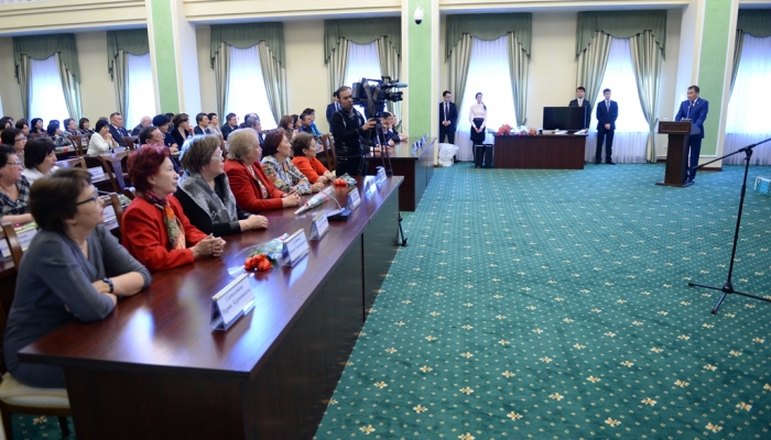 Кайрат Мами провел торжественное собрание, посвященное Международному женскому дню 8 марта